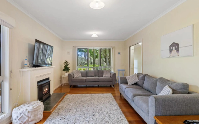 SURF MIST RETREAT WIFI Included – Guest Rooms – Inverloch