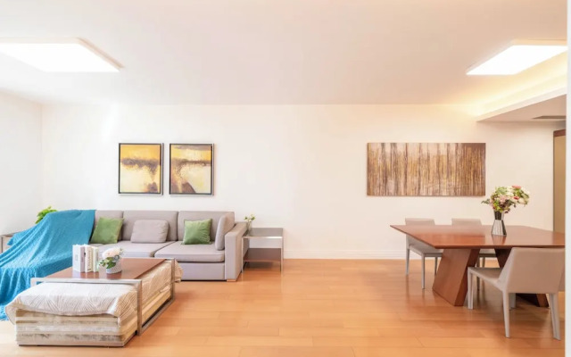 Tyms Luxury 2BR 1BA Apt Xujiahui Shops