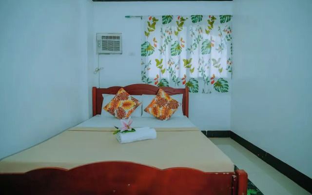 Hymn's Tourist Inn