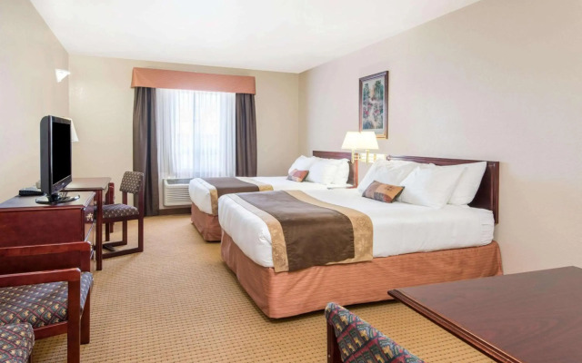 Ramada by Wyndham Lloydminster