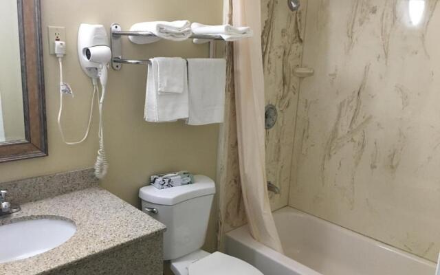Chisholms Motor Inn