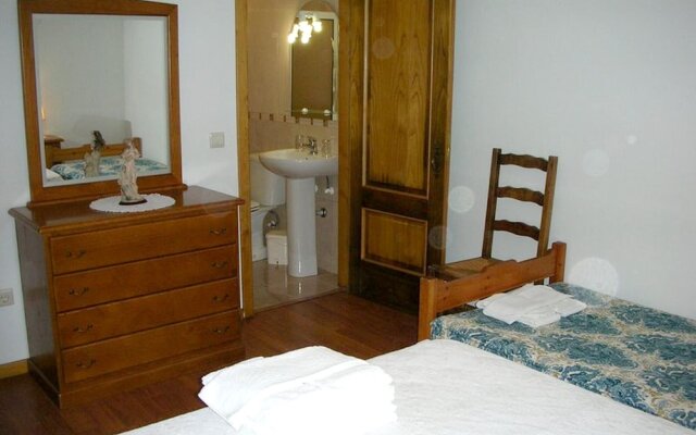Villa with 4 Bedrooms in Pedraça, with Wonderful Mountain View, Private Pool, Enclosed Garden - 90 Km From the Beach