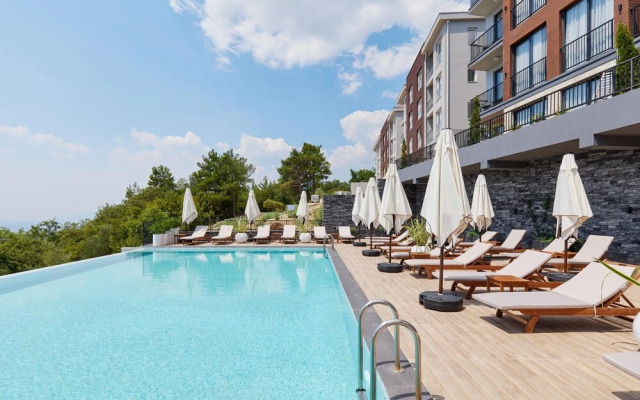 Bayview Hills Luxury Residences