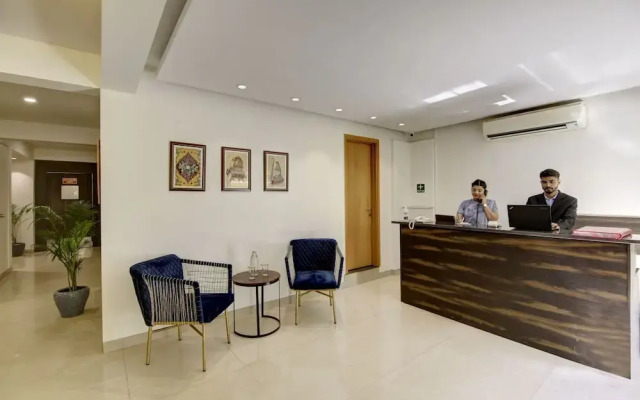 Saltstayz Select - Galleria Market & Golf Course Road