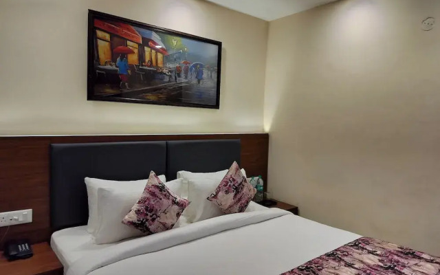 Hotel Luxe Opera NH8 - 7km from IGI Delhi Airport