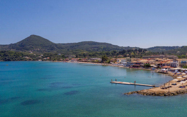 Rossis Beach Hotel