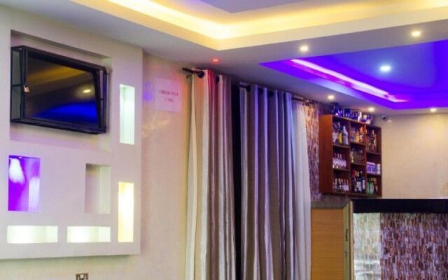 Emirate Hotel