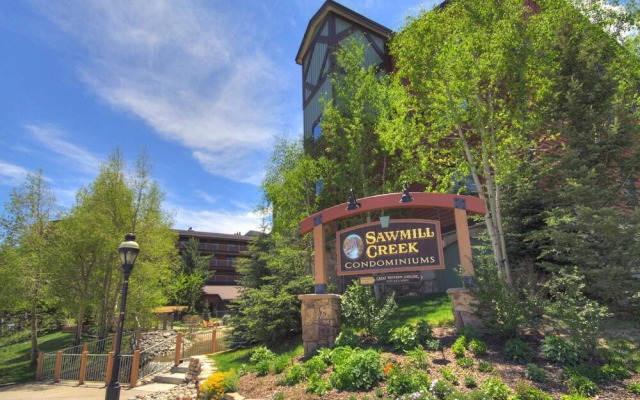 Sawmill 316 2 Br condo by RedAwning