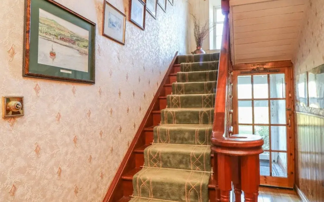 Cairbre House