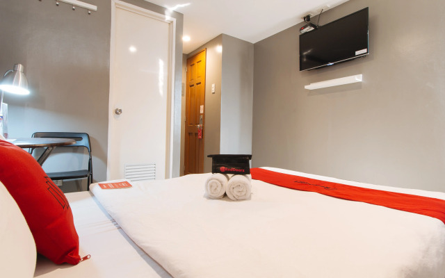 RedDoorz @ Hotel Rosemarie