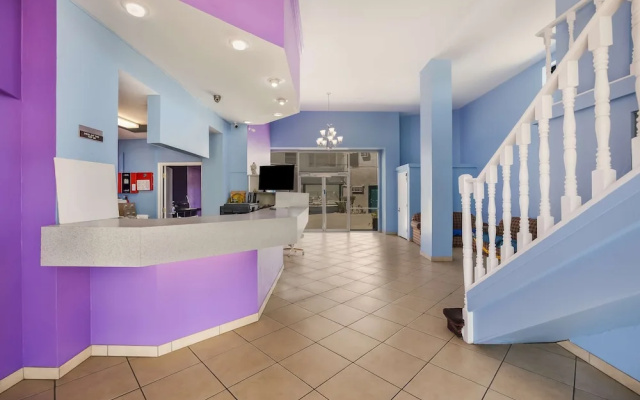 Days Inn & Suites Tucson AZ