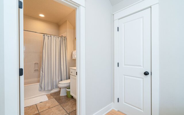 Sandestin Bungalo 46: Golf Cart, Pool, Beach