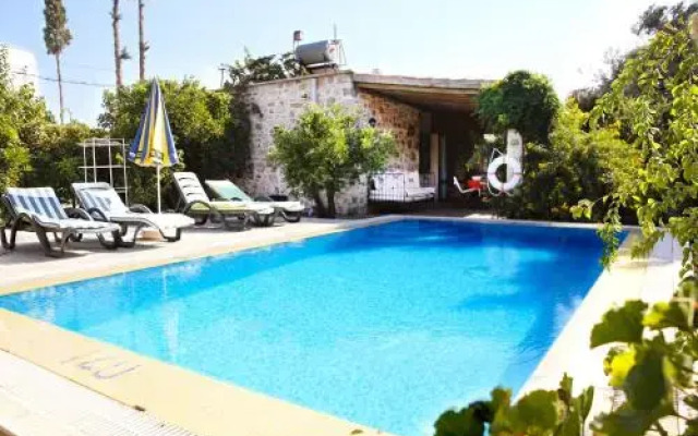 Important Group Villas Bitez