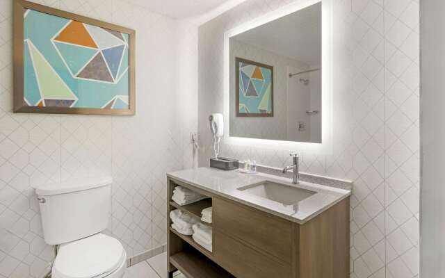 Comfort Inn & Suites Louisville Airport Fair & Expo