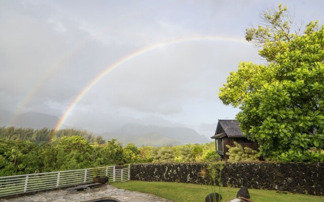 Kamapua'a Hale 3 Bedroom Home by RedAwning