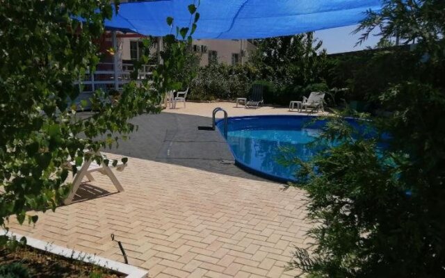 Английский Дом Апарт Отель