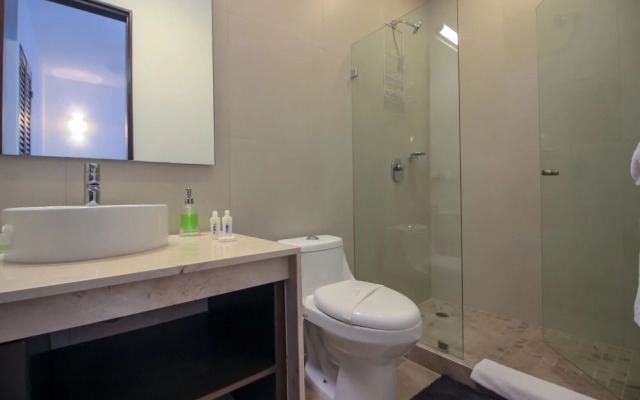 Family 2 BR Condo with Terrace within Golf course