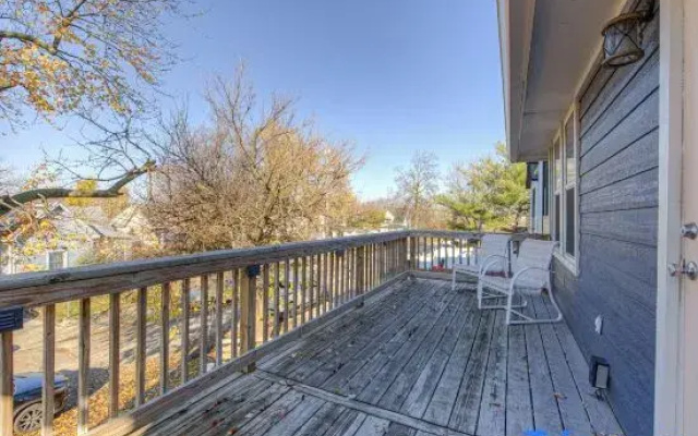 Spacious Renovated Home Near Attractions