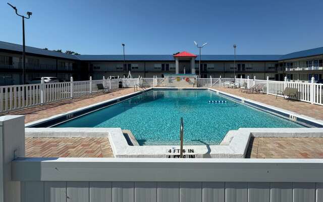 Motel 6 Englewood, FL