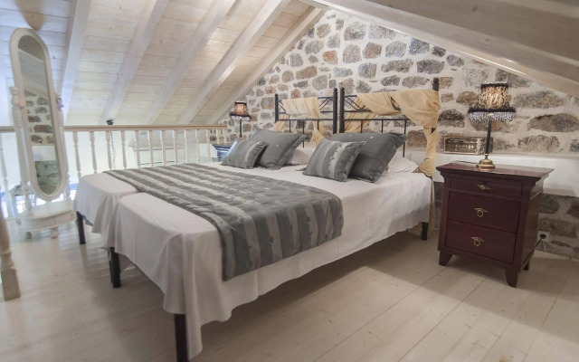 PortaDelMare Deluxe Suites