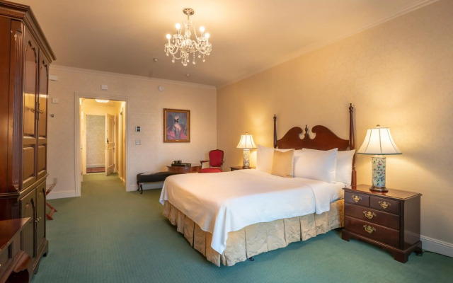 Bristol Hotel, Boutique Collection