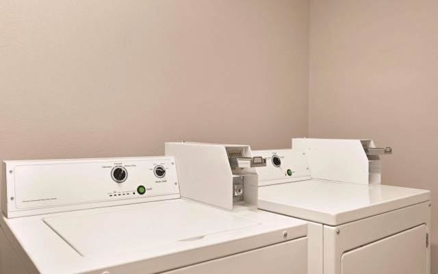 Country Inn & Suites by Radisson, Savannah Midtown, GA