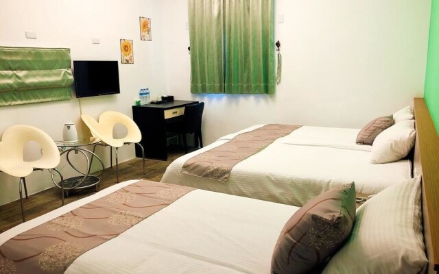 Propitious Castle B&B