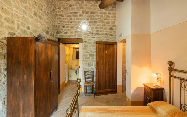 Gorgeous Apartment With Pool Near Sibillini Mountains