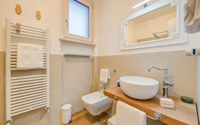 La Casa Accanto With Shared Pool