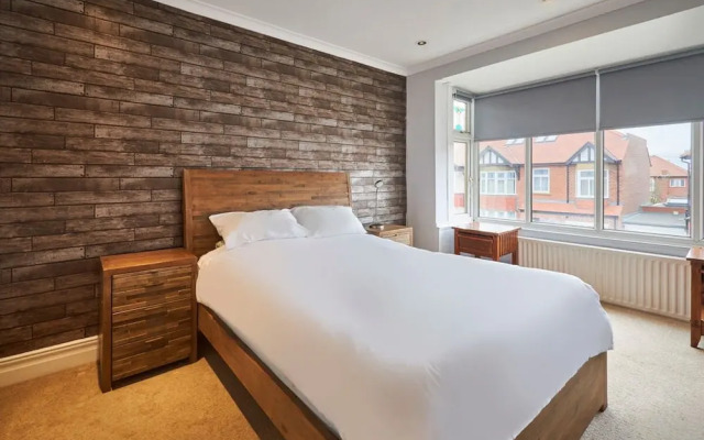 Host Stay Spire View House