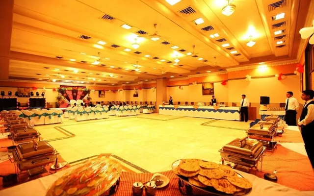 Hotel Brijwasi Royal