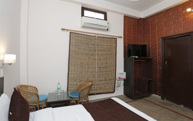 OYO 7618 Tapovan