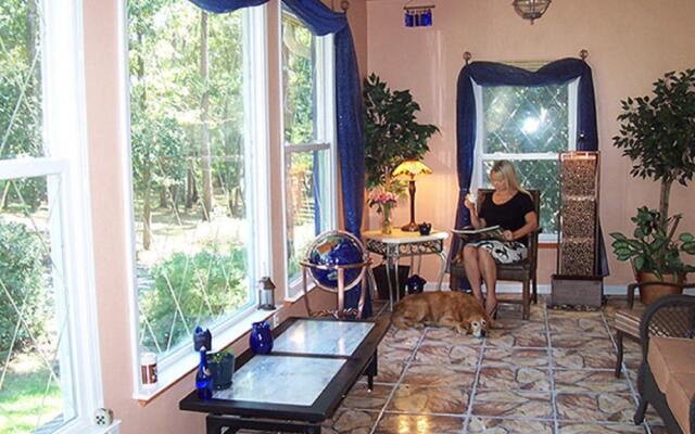 Little English Guesthouse Bed and Breakfast