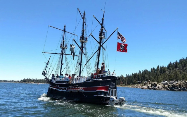 The Hideaway - Enchanting Custom Log-style Home Nestled High In The Pines! Great Room Features! 2 Bedroom Cabin