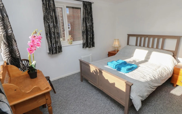 Flat 2, Clifton Gardens