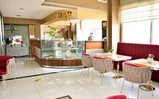 Grand Business Hotel