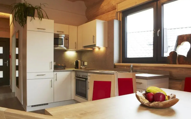 Cosy, Modern Canadian Wooden Chalet