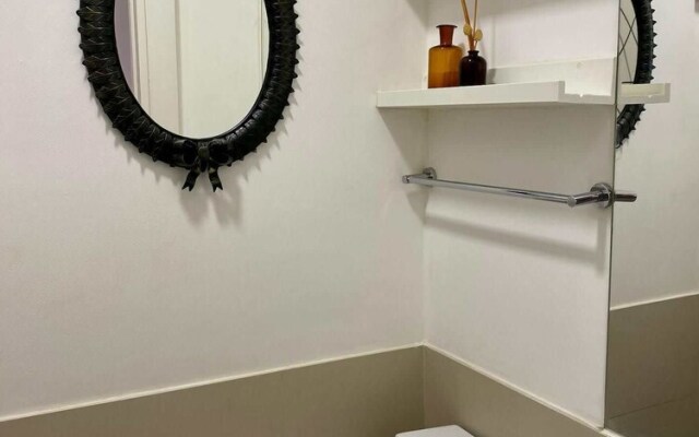 Modern Studio in the Historic Center of Bica