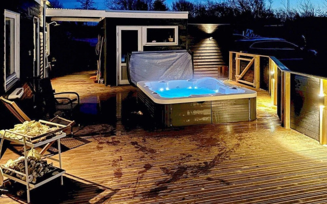 Luxurious Holiday Home in Jutland with Outdoor Hot Tub