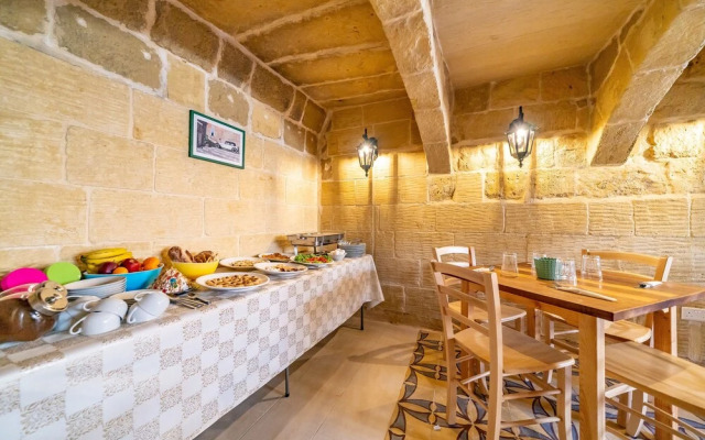 Ta' Pinu B&B