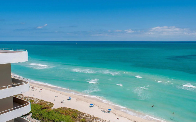 Collins Apartments by Design Suites Miami