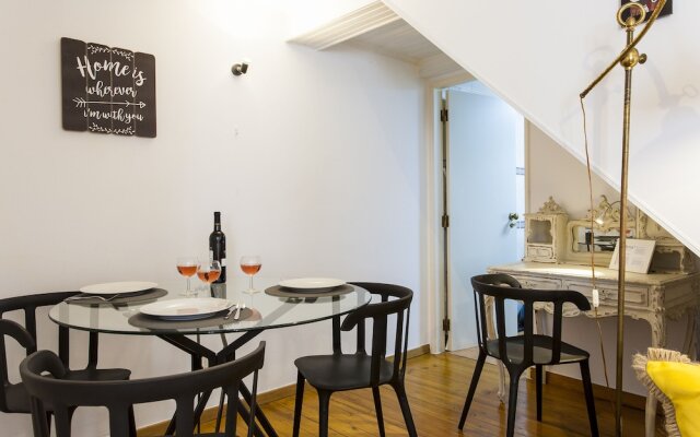 ALTIDO Charming 2BR Apt w/ workspace at the heart of Alfama