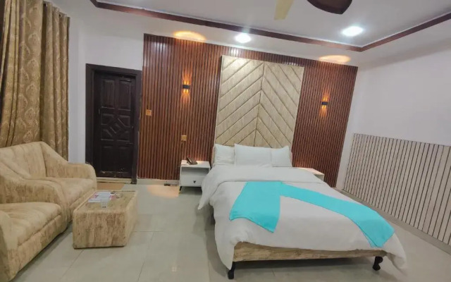 Parkway Hotel