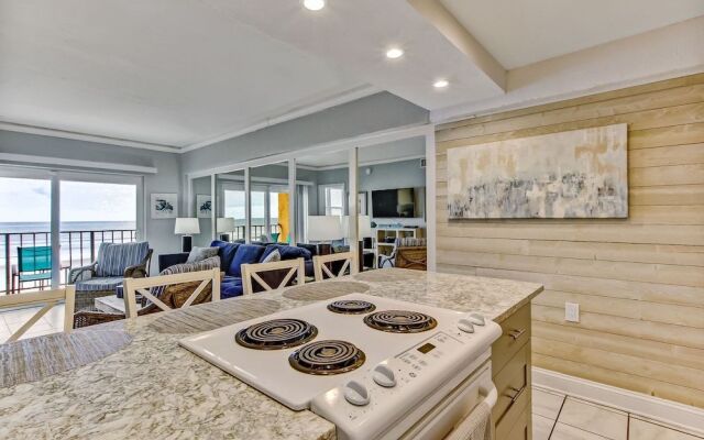 Oceanfront on the Beach - Pool
