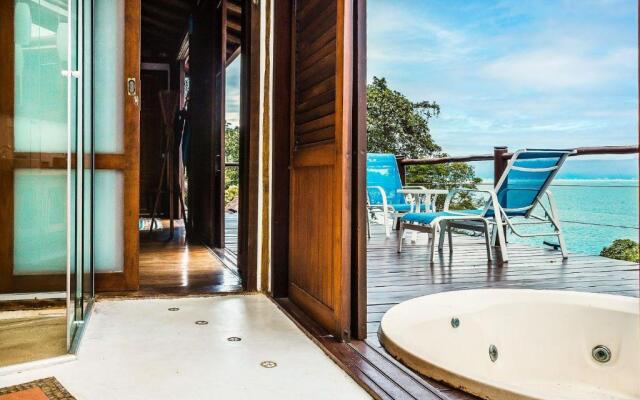 Casa de luxo com piscina e natureza em Ilhabela