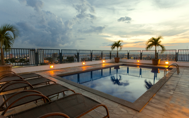 Hotel Adrianópolis All Suites