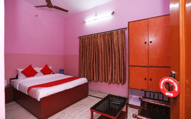 Oyo 18393 Chandra Guest House