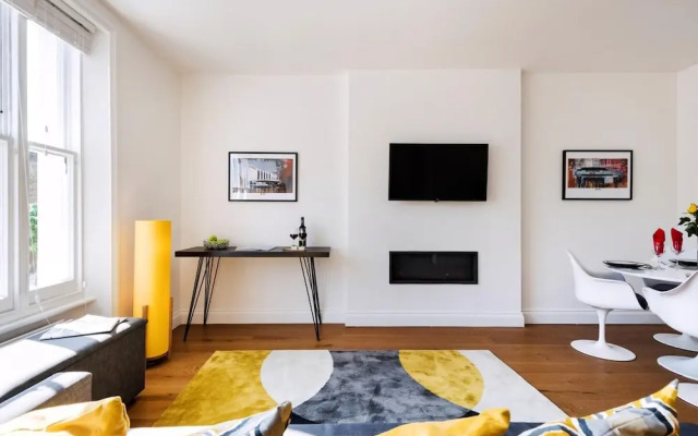 Bright and Modern Earls Court Gem