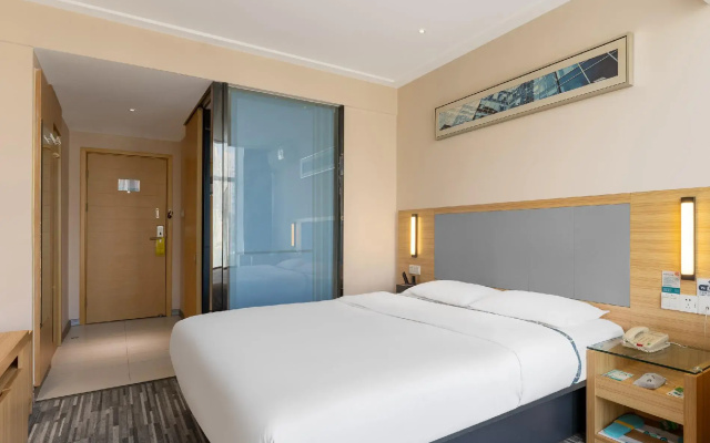 City Comfort Inn hotel (Zhanjiang Haibin Park Guanhai Gallery)