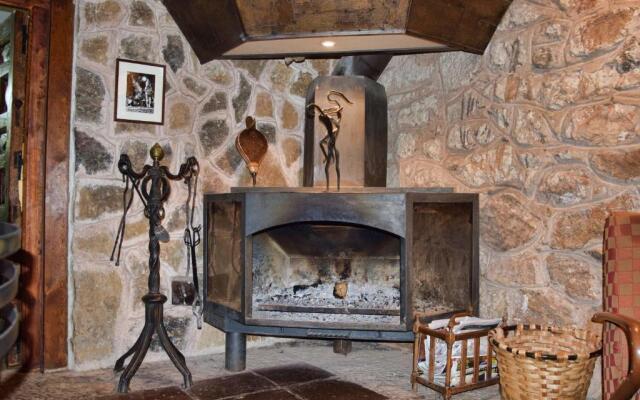 Real Posada De La Mesta